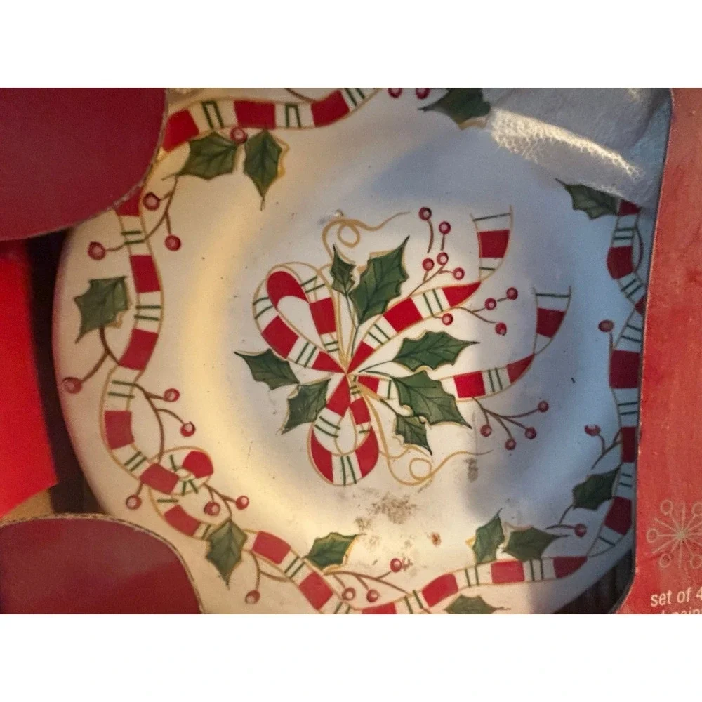 SONOMA LIFESTYLE HOLIDAY PLATE Vintage Set of 4 Hand Painted 4 Christmas Images